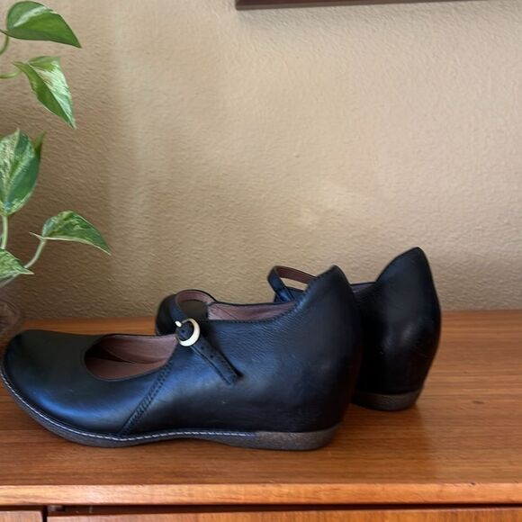 Dansko shoes Mary Jane’s - Picture 4 of 10